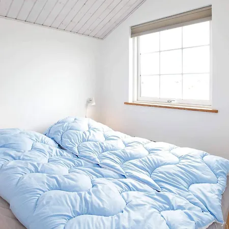 8 Person In Lokken-by Traum *