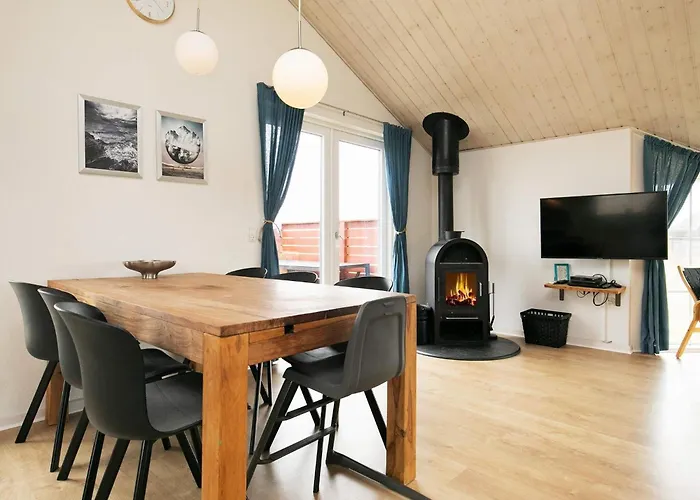 8 Person In Lokken-by Traum Løkken